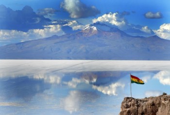 Salar de Uyuni et volcan Tunupa - Bolivie