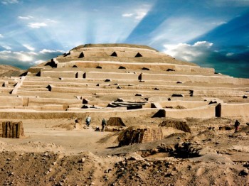 Pyramide de Cahuachi