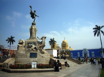 Plaza de Armas, Trujillo