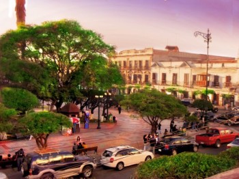 Plaza 25 Mayo, Sucre