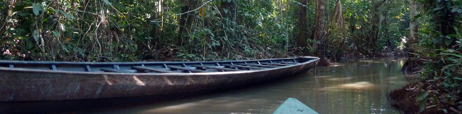 puerto-maldonado-pirogue