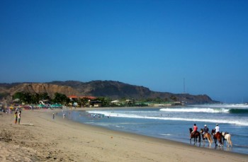 Balade à cheval sur la plage de Mancora