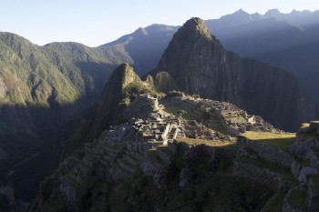 Lever de soleil sur le Machu Picchu