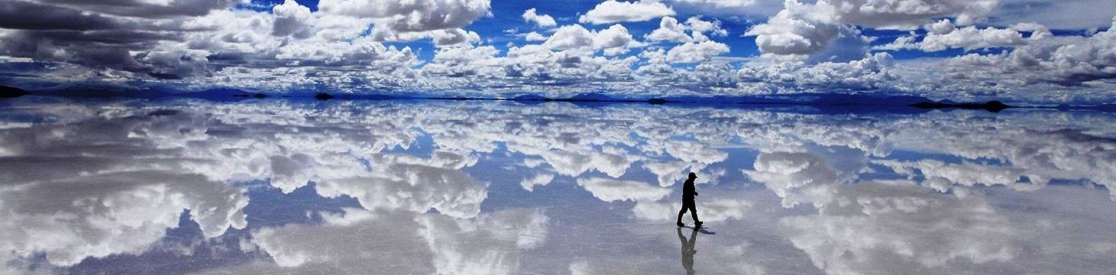 Salar-de-Uyuni-marcher-sur-le-ciel-1619x400